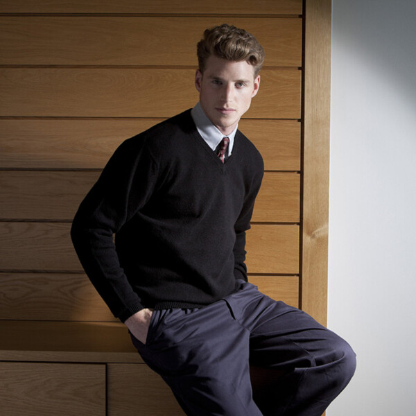 Lambswool v-neck jumper Thumbnail
